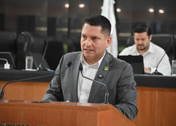 Exhortan a gobiernos municipales a controlar la contaminación lumínica