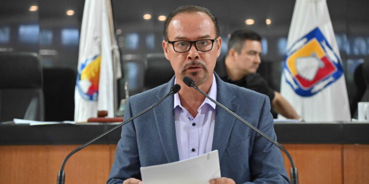 Este martes 6 de octubre la XVII Legislatura avaló la minuta constitucional en materia de nacionalidad única para aspirantes a poderes ejecutivos federal y estatales.
