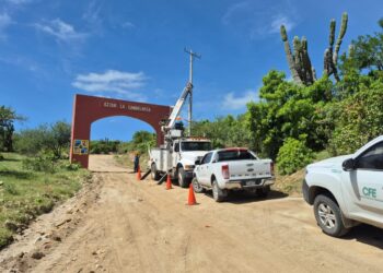 Avanzan obras de electrificación en La Candelaria y Puerto Chale, con inversión superior a 66.92 mdp