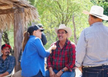 LLEVA AYUNTAMIENTO DE LORETO JORNADAS DE ASISTENCIA SOCIAL A FAMILIAS DE EL PELOTEADO Y SAN JUAN LONDÓ