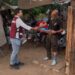 Sergio Tano Polanco continúa recorriendo las colonias de La Paz compartiendo el mensaje de la Cuarta Transformación